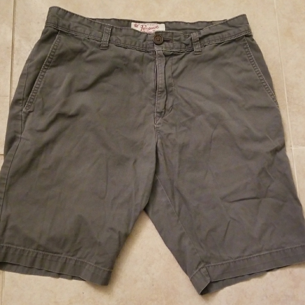 PENGUIN grey size 30 shorts